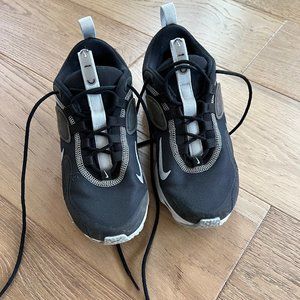 Nike Spark Women's Sneakers - Size 8